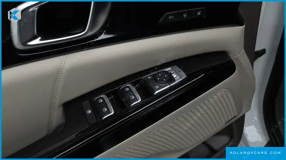 KIA CARNIVAL GASOLINE 9-SEATER HI-LIMOUSINE
