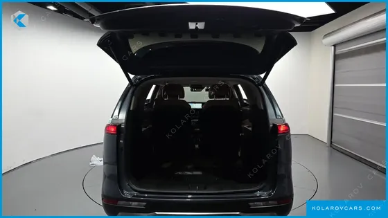 KIA CARNIVAL DIESEL 7-SEATER NOBLESSE