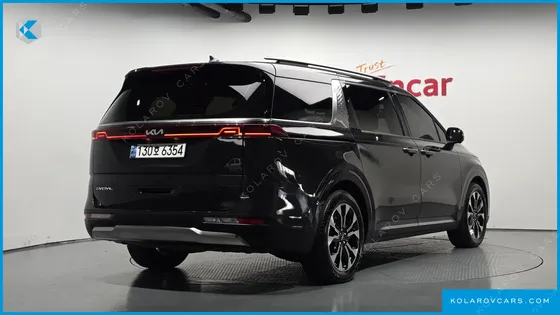KIA CARNIVAL DIESEL 9-SEATER SIGNATURE