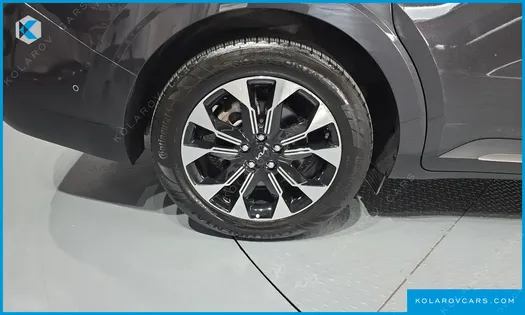 KIA CARNIVAL DIESEL 9-SEATER SIGNATURE