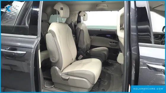 KIA CARNIVAL DIESEL 9-SEATER SIGNATURE