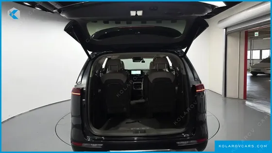 KIA CARNIVAL DIESEL 9-SEATER SIGNATURE