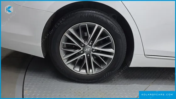 HYUNDAI GRANDEUR 3.0 LPI MODERN (RENTAL CAR)