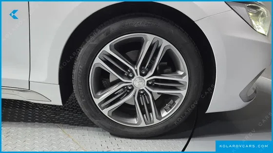 HYUNDAI GRANDEUR 3.0 LPI EXCLUSIVE (RENTAL CAR)