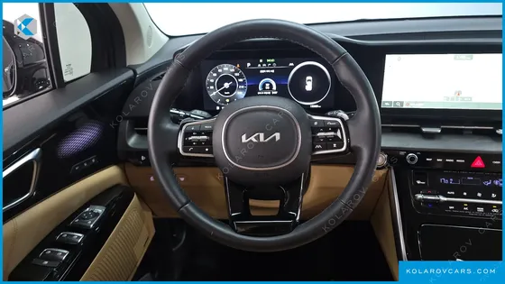 KIA CARNIVAL GASOLINE 9-SEATER SIGNATURE