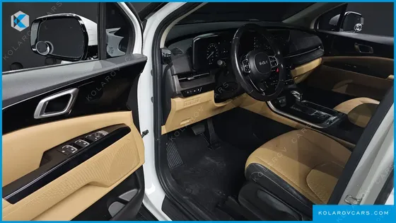 KIA CARNIVAL GASOLINE 9-SEATER PRESTIGE