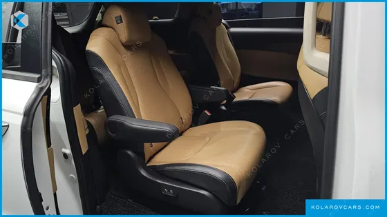 KIA CARNIVAL GASOLINE 9-SEATER PRESTIGE