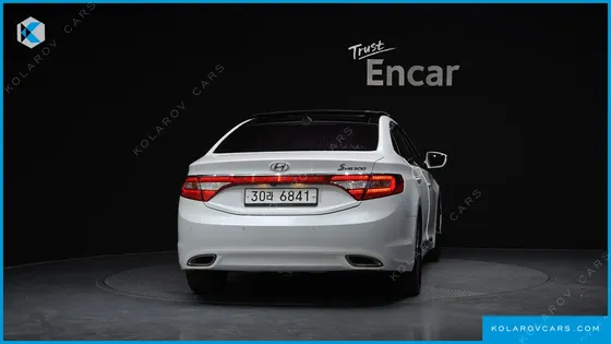 HYUNDAI GRANDEUR HG240 MODERN