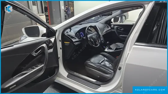 HYUNDAI GRANDEUR HG240 MODERN