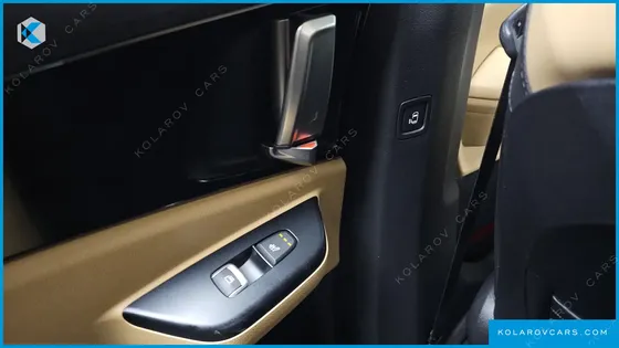 KIA CARNIVAL DIESEL 9-SEATER PRESTIGE