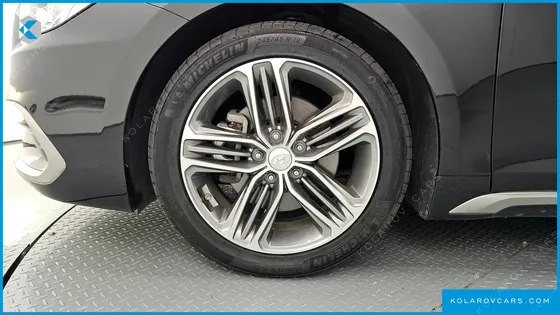 HYUNDAI GRANDEUR 3.0 LPI EXCLUSIVE (RENTAL CAR)