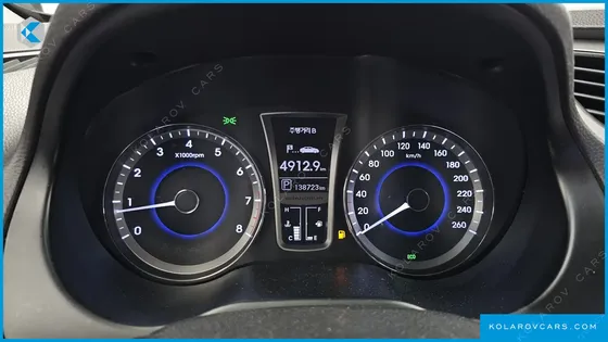 HYUNDAI GRANDEUR HG240 LUXURY