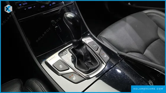 HYUNDAI GRANDEUR HG240 LUXURY