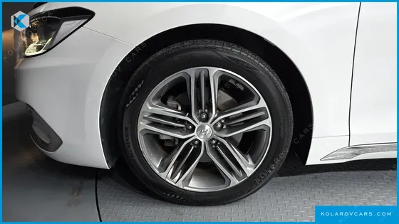 HYUNDAI GRANDEUR 3.0 LPI MODERN (RENTAL CAR)