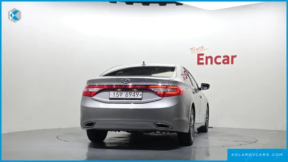 HYUNDAI GRANDEUR HG240 MODERN