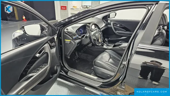 HYUNDAI GRANDEUR HG240 MODERN