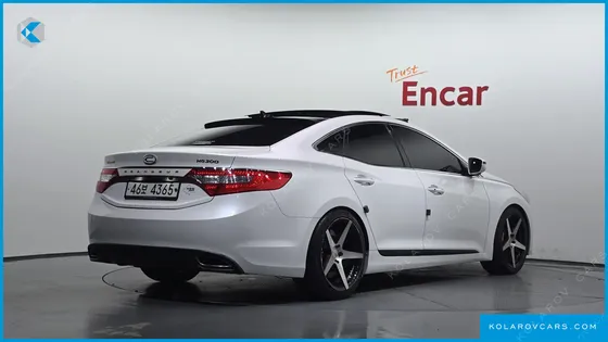 HYUNDAI GRANDEUR HG240 MODERN