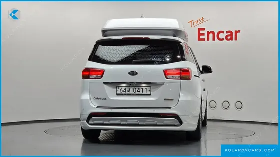 KIA CARNIVAL 7-SEATER HI-LIMOUSINE