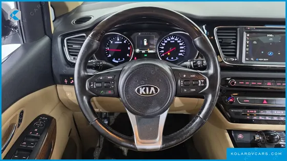KIA CARNIVAL 7-SEATER HI-LIMOUSINE