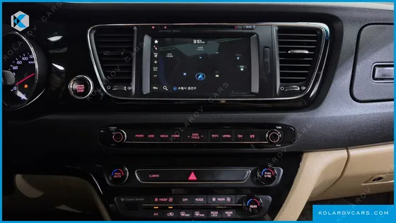 KIA CARNIVAL 7-SEATER HI-LIMOUSINE