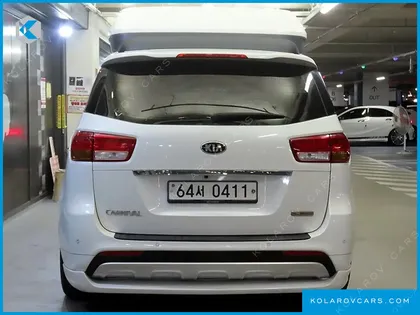 KIA CARNIVAL 7-SEATER HI-LIMOUSINE