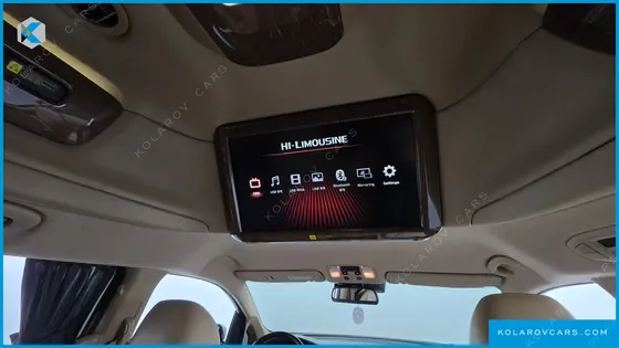 KIA CARNIVAL 7-SEATER HI-LIMOUSINE