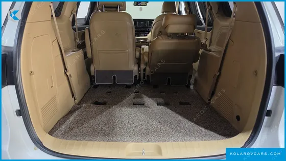 KIA CARNIVAL 7-SEATER HI-LIMOUSINE