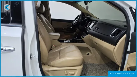 KIA CARNIVAL 7-SEATER HI-LIMOUSINE