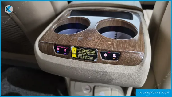 KIA CARNIVAL 7-SEATER HI-LIMOUSINE
