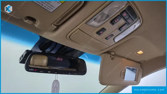 KIA CARNIVAL 7-SEATER HI-LIMOUSINE