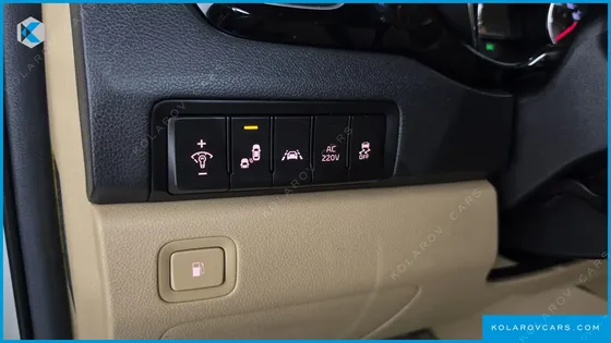 KIA CARNIVAL 7-SEATER HI-LIMOUSINE