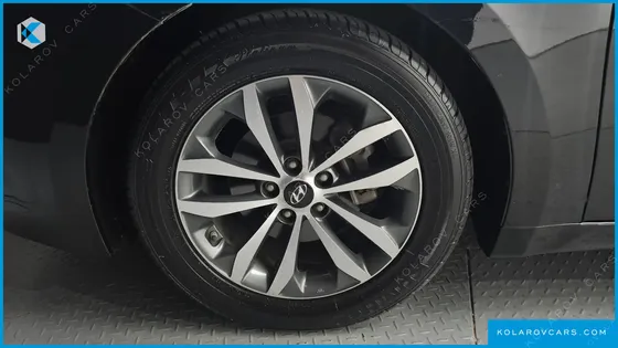 HYUNDAI GRANDEUR HG240 LUXURY