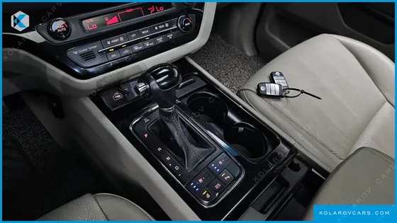 KIA CARNIVAL 9-SEATER PRESTIGE