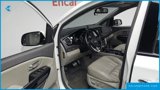 KIA CARNIVAL 9-SEATER PRESTIGE