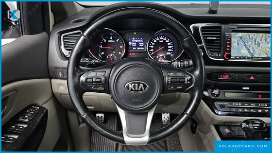 KIA CARNIVAL 9-SEATER PRESTIGE