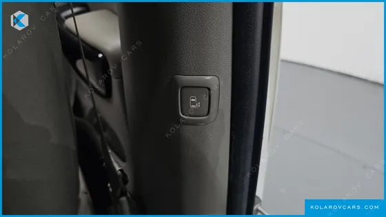 KIA CARNIVAL 9-SEATER PRESTIGE