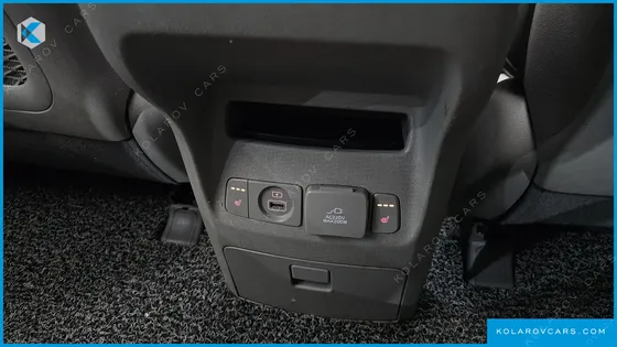 KIA CARNIVAL 9-SEATER PRESTIGE