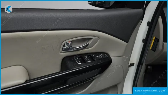 KIA CARNIVAL 9-SEATER PRESTIGE