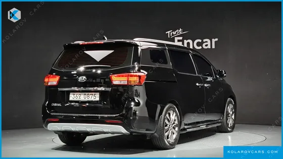 KIA CARNIVAL 9-SEATER NOBLESSE