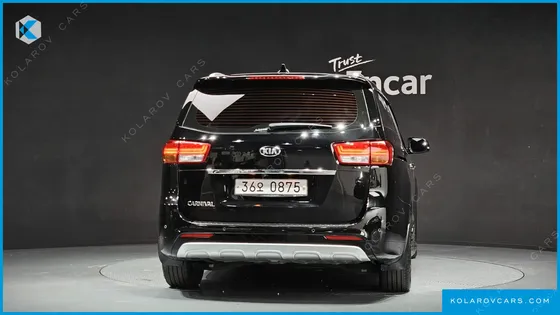 KIA CARNIVAL 9-SEATER NOBLESSE