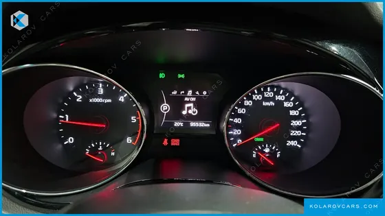 KIA CARNIVAL 9-SEATER NOBLESSE