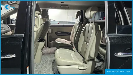 KIA CARNIVAL 9-SEATER NOBLESSE