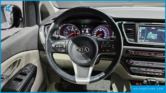 KIA CARNIVAL 9-SEATER NOBLESSE