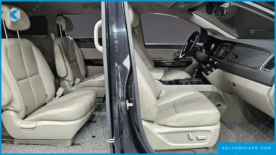 KIA CARNIVAL 9-SEATER NOBLESSE