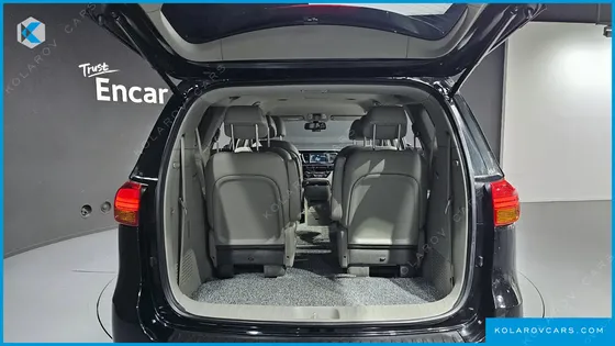 KIA CARNIVAL 9-SEATER NOBLESSE