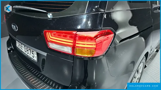 KIA CARNIVAL 9-SEATER NOBLESSE