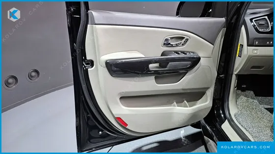 KIA CARNIVAL 9-SEATER NOBLESSE