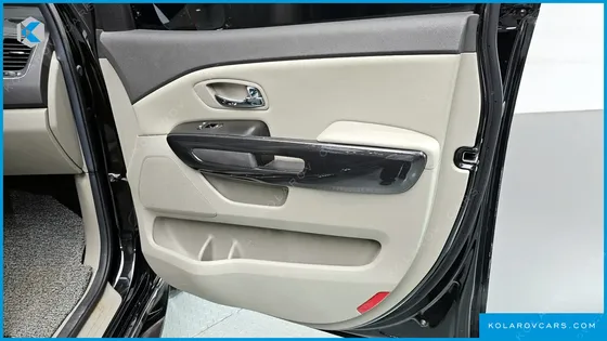 KIA CARNIVAL 9-SEATER NOBLESSE