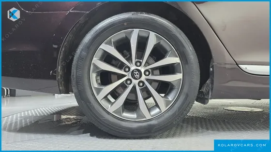 HYUNDAI GRANDEUR HG240 LUXURY