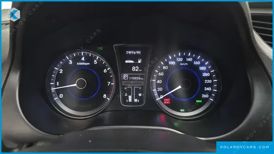 HYUNDAI GRANDEUR HG240 LUXURY